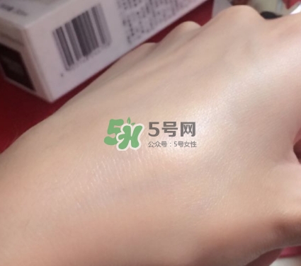 olay小白瓶會(huì)長(zhǎng)毛嗎？olay小白瓶長(zhǎng)黑毛是怎么回事？