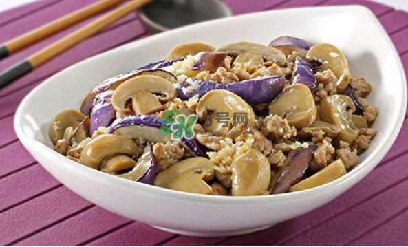 蘑菇不能和茄子一起吃嗎？蘑菇不能和什么一起吃？