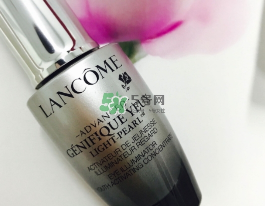 蘭蔻小灰瓶怎么用？蘭蔻小灰瓶眼部精華使用方法