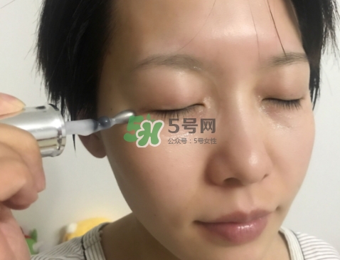蘭蔻小灰瓶怎么用？蘭蔻小灰瓶眼部精華使用方法