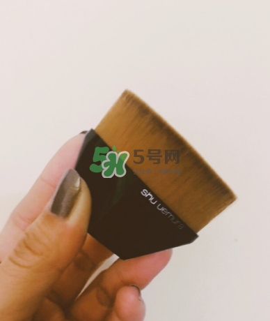 植村秀55魔術(shù)無痕刷怎么用？植村秀55號(hào)粉底刷怎么清洗