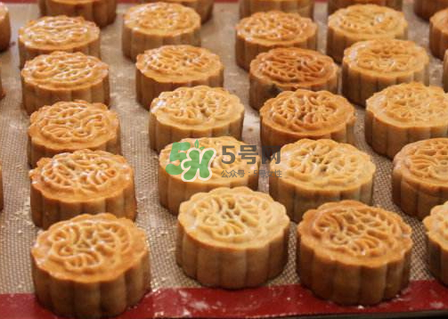 烤月餅用錫紙還是油紙？烤月餅是不是一定要墊錫紙？