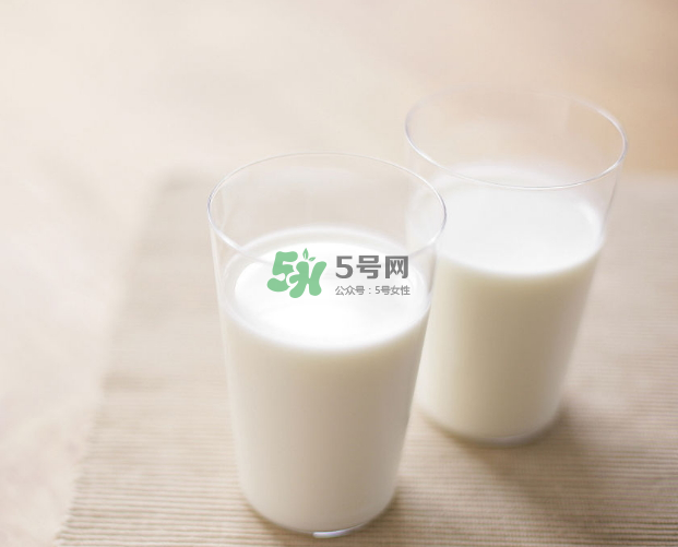 喝牛奶美白嗎？吃什么可以美白？