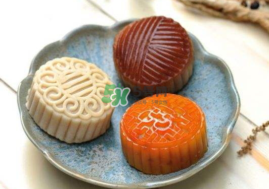 月餅烤裂了什么原因？月餅烤的時候為什么會變形？