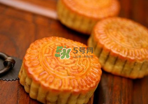 廣式月餅為什么硬？月餅皮發(fā)硬怎么辦？
