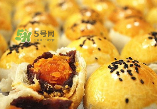 蛋黃酥為什么會爆開？蛋黃酥爆餡是什么原因？
