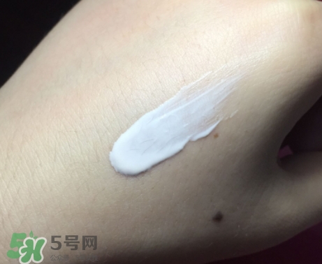 自然堂粉紅素顏霜怎么用？自然堂粉紅素顏霜使用心得