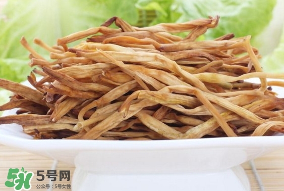 為什么說黃花菜都涼了？黃花菜為什么要抽芯