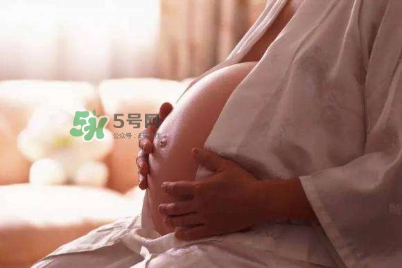 孕晚期肚子有規(guī)律的跳動是胎動嗎？