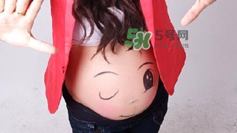 孕晚期肚子有規(guī)律的跳動是胎動嗎？