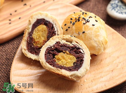 ?蛋黃酥可以不用豬油嗎？蛋黃酥用什么油好？