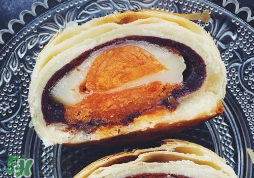 為什么蛋黃酥的皮很硬？蛋黃酥油皮太硬怎么辦？