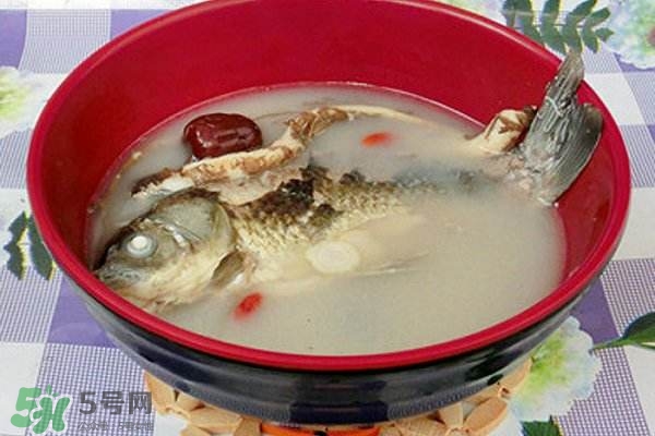 產(chǎn)婦鯽魚湯什么時(shí)候喝？產(chǎn)婦鯽魚湯放調(diào)料嗎？