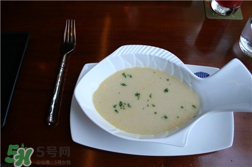 鯽魚湯怎么去腥味？鯽魚湯熬多長時間最好？