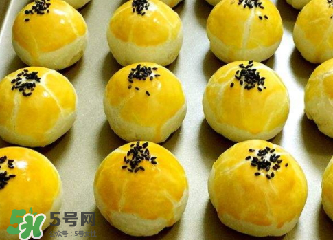 蛋黃酥可以放冰箱嗎？蛋黃酥放冰箱好吃嗎？