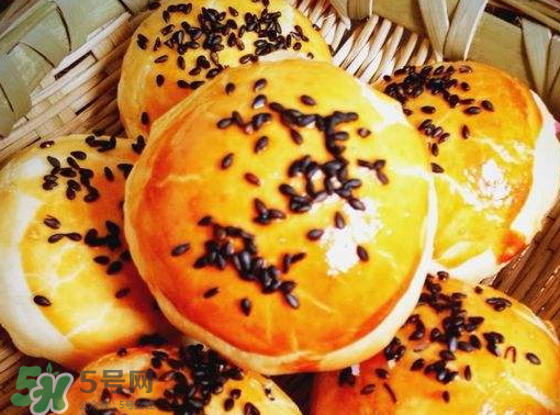 蛋黃酥用什么面粉？蛋黃酥能用低筋面粉嗎？