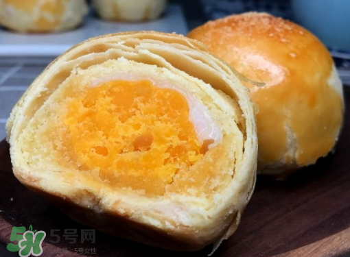 蛋黃酥可以用黃油嗎？蛋黃酥用豬油還是黃油？