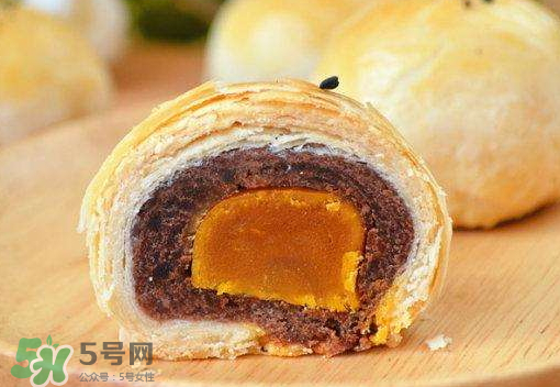 蛋黃酥可以用黃油嗎？蛋黃酥用豬油還是黃油？