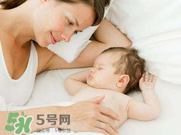 怎么樣培養(yǎng)寶寶自己入睡？怎么樣培養(yǎng)寶寶整夜睡覺？