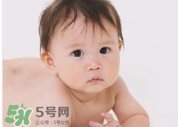 剛出生的寶寶要注意什么？剛出生的寶寶要準(zhǔn)備哪些東西？