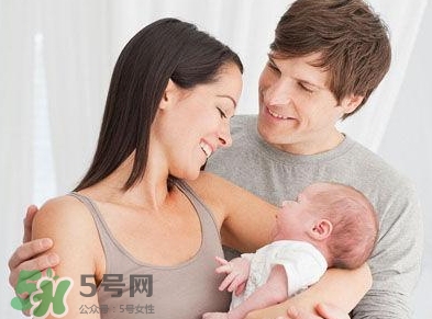 新生寶寶怎么抱？新生寶寶可以豎著抱嗎？