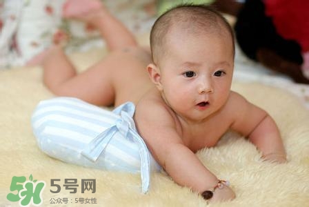剛出生的寶寶要注意什么？剛出生的寶寶要準(zhǔn)備哪些東西？