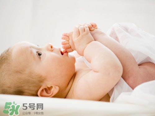 剛出生的寶寶要注意什么？剛出生的寶寶要準(zhǔn)備哪些東西？