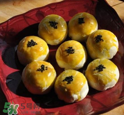 吃蛋黃酥會(huì)胖嗎？減肥可以吃蛋黃酥？