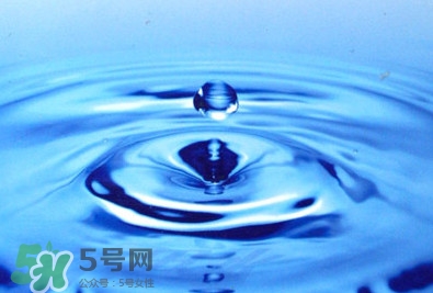 國家飲用水標(biāo)準是什么？飲用水和礦泉水的區(qū)別
