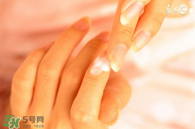 指甲上沒(méi)有月牙是缺什么？指甲上沒(méi)有月牙怎么補(bǔ)？