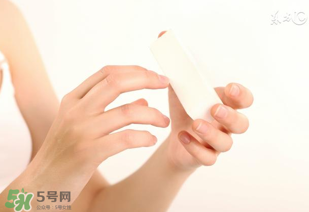 指甲上沒(méi)有月牙是缺什么？指甲上沒(méi)有月牙怎么補(bǔ)？