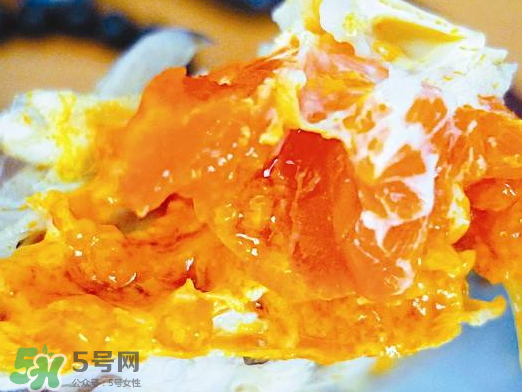 蟹黃是黑色的怎么回事？蟹黃中間有黑的是什么？