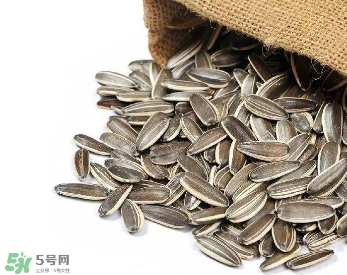 葵花籽是發(fā)物嗎？葵花籽致癌嗎？