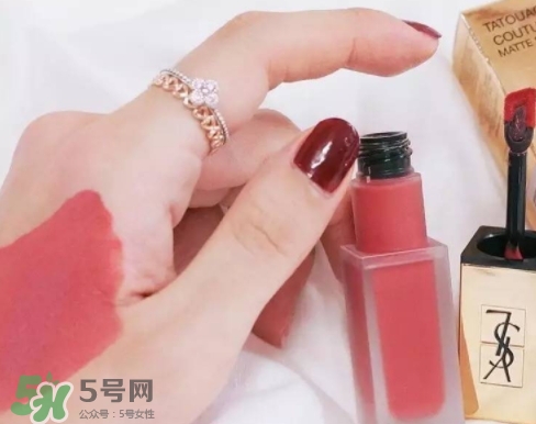 ysl絲絨啞光唇釉怎么樣？ysl啞光唇釉和香奈兒印記唇釉