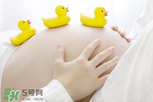 羊水早破多久會生？羊水早破會肚子疼嗎？