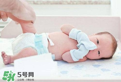 用尿布好還是尿不濕好？用尿布好還是紙尿褲好？