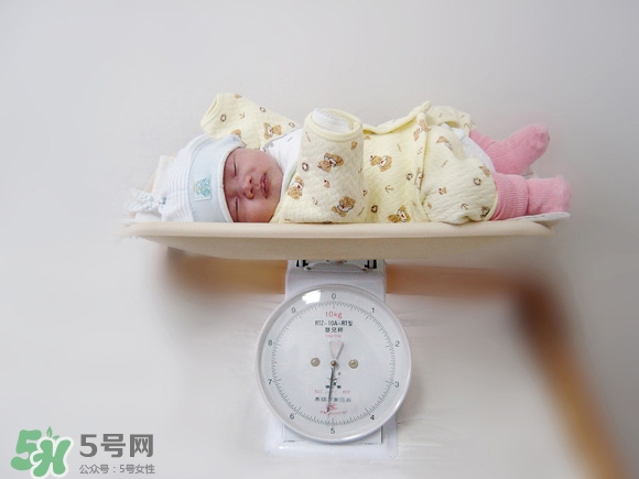 新生兒尿不濕怎么選？新生兒尿不濕什么牌子好？