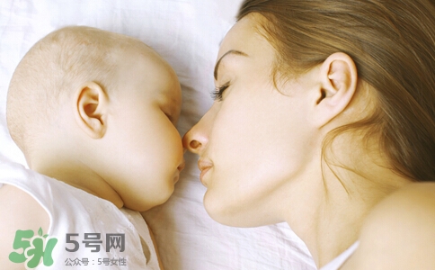 母乳到什么時(shí)候就沒營養(yǎng)了？母乳什么時(shí)候斷最好？