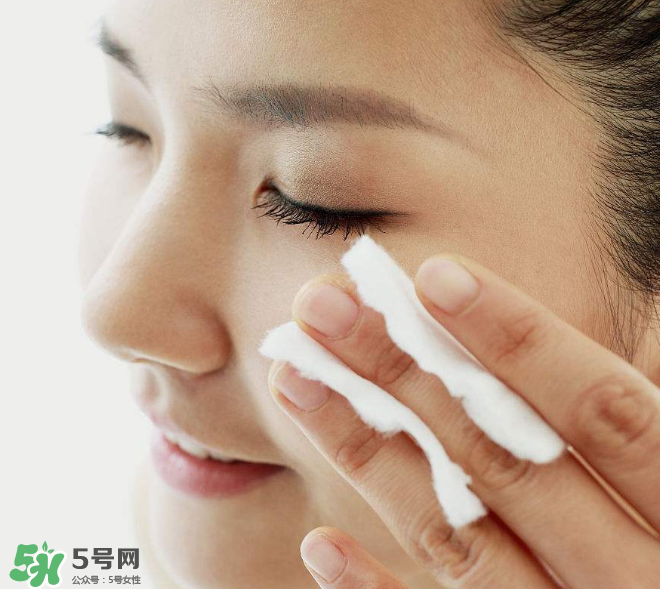美白水可以去痘印嗎？人們對(duì)化妝水有哪些誤區(qū)？