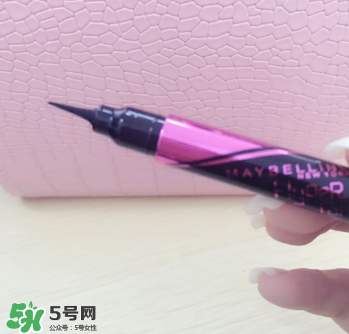 美寶蓮眼線液筆怎么樣？美寶蓮眼線液筆暈染嗎？