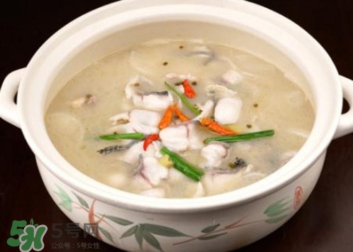 黑魚湯是發(fā)物嗎？黑魚湯可以放香菇嗎