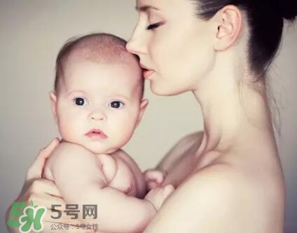 母乳到什么時(shí)候就沒營養(yǎng)了？母乳什么時(shí)候斷最好？