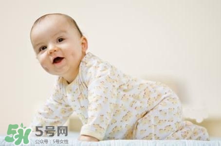 寶寶睡覺突然大哭是什么原因？寶寶睡覺突然哭醒怎么辦？