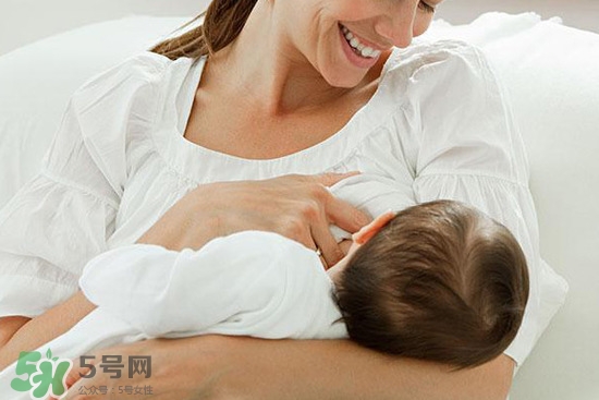 母乳到什么時(shí)候就沒營養(yǎng)了？母乳什么時(shí)候斷最好？