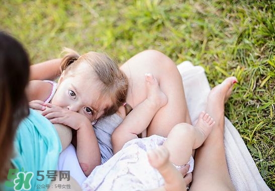 母乳能做什么？母乳可以放冰箱保鮮多久？