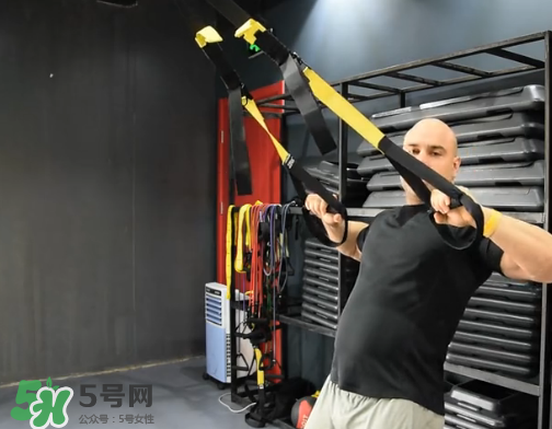 trx劃船一組做多少個？trx劃船每天做幾組？