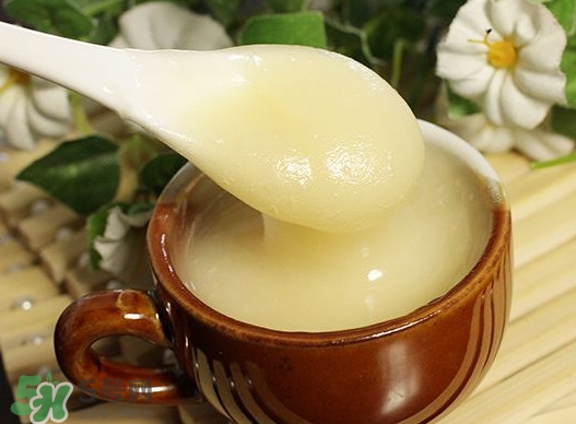 椴樹蜜什么時(shí)候喝好？椴樹蜜什么季節(jié)有