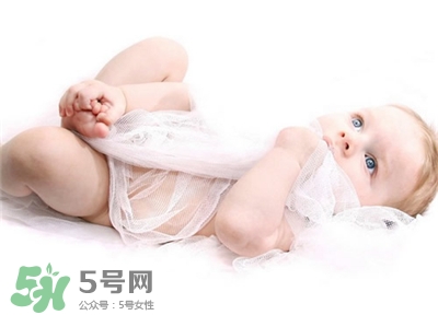 生孩子臍帶怎么剪？臍帶晚剪有什么影響？