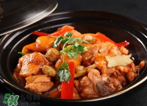 美國黃燜雞米飯為什么那么貴？美國黃燜雞米飯多少錢一份？