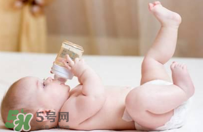寶寶喝礦泉水好還是自來(lái)水好？寶寶喝哪種水好？